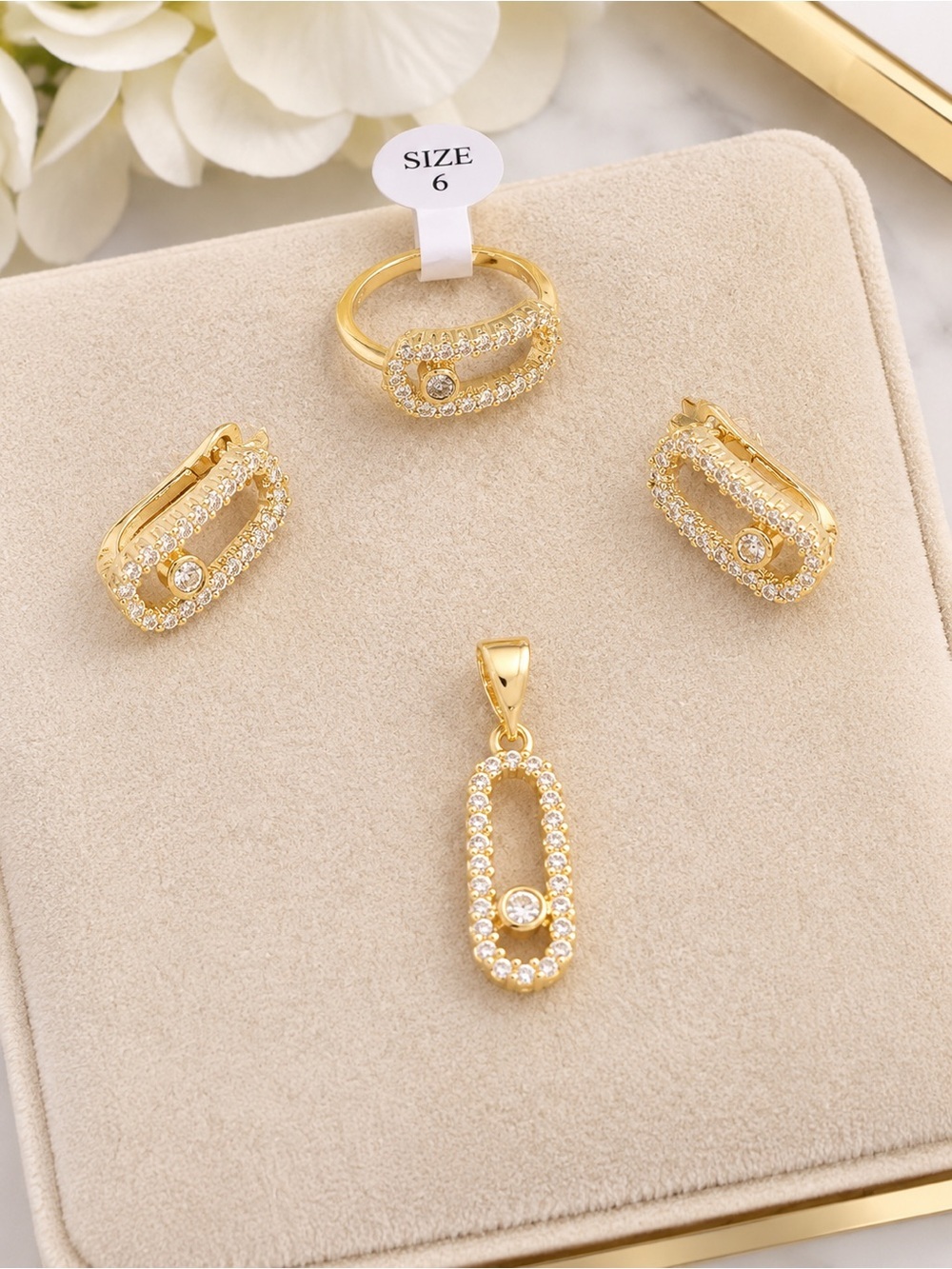 ✨ Gold Tone Crystal Jewelry Set – Ring, Earrings & Pendant - Picture 1 of 3